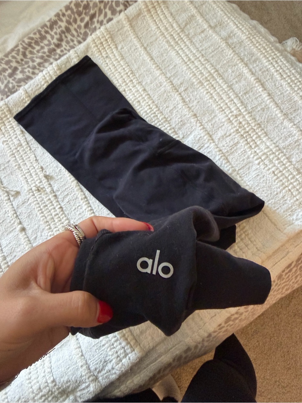 ALO Yoga High-Waist Black Leggings - Picture 3 of 3